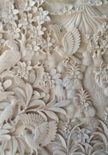 Relief Burung dan Alam