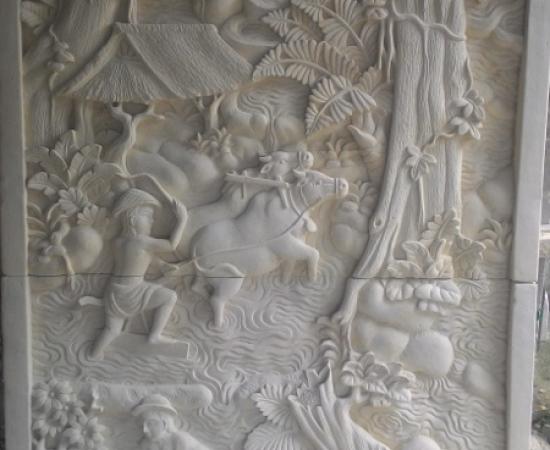 Relief Dinding Rumah Mewah Motif Tradisi