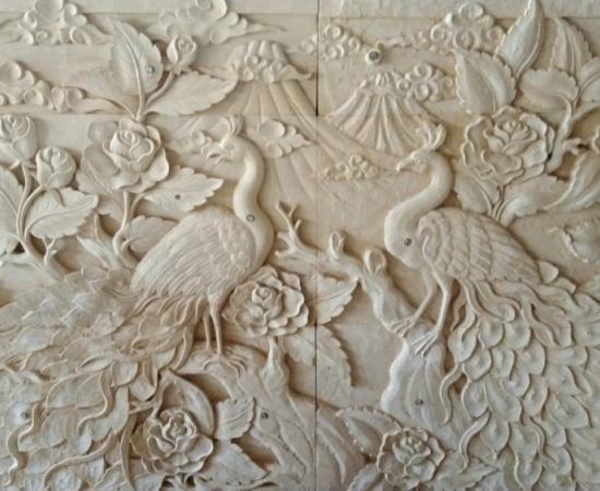 Relief Hiasan Merak