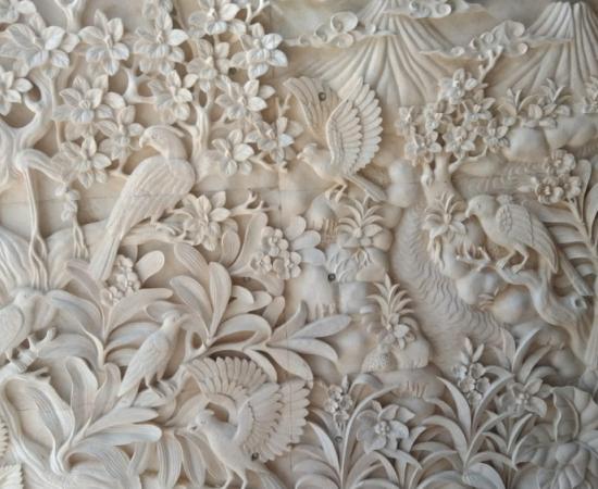 Relief Burung dan Alam