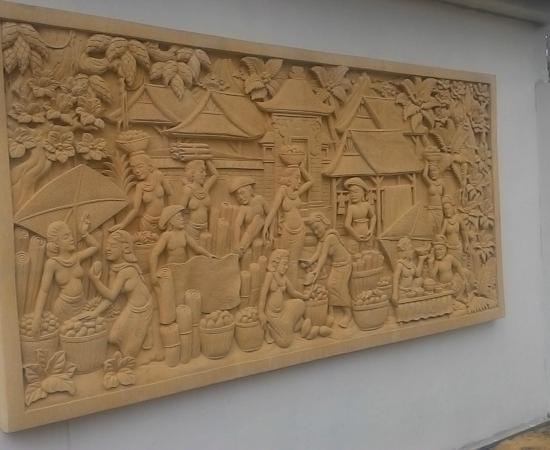 Dekorasi relief Rumah motif pasar Tradisional