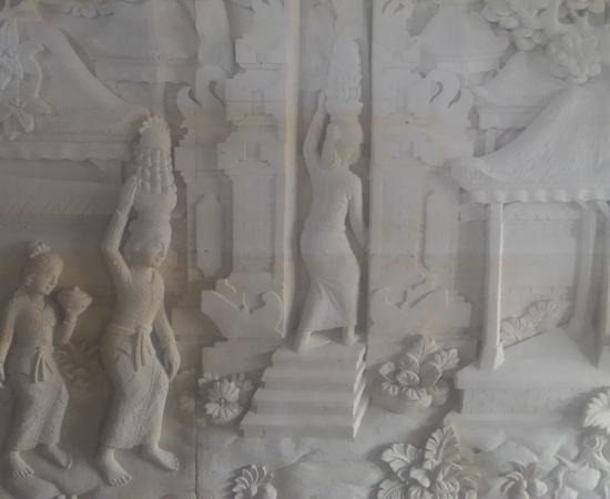 Dekorasi Dinding Rumah motif Tradisi Bali