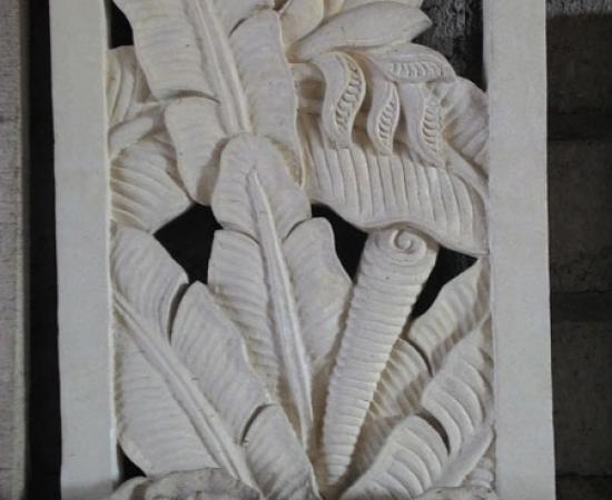 Relief daun pisang