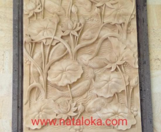 Relief Ukiran Batu Alam Motif Ikan Koi