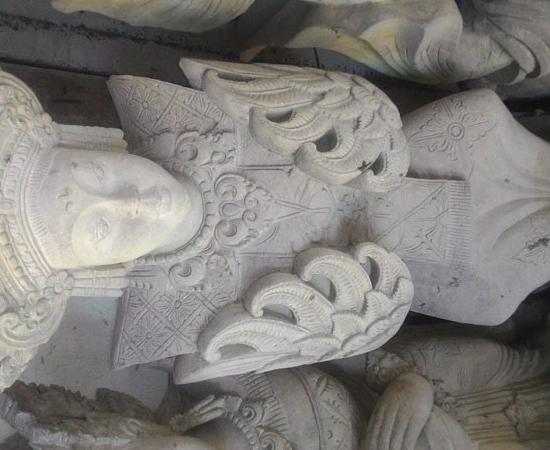 Patung tari bali